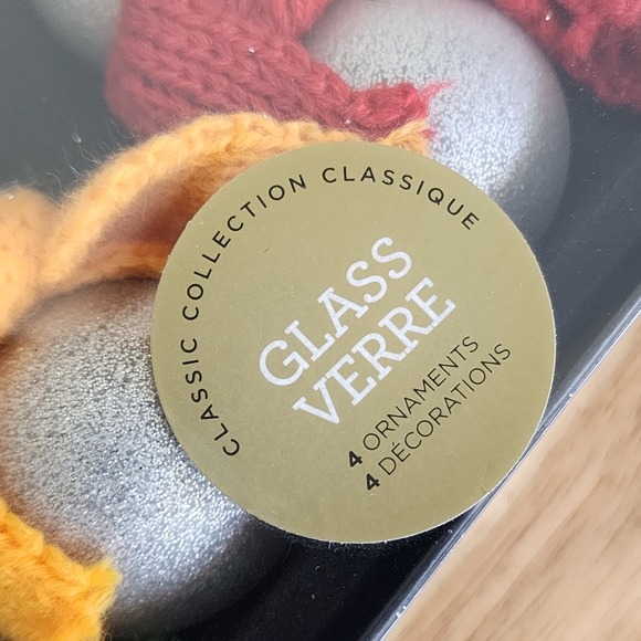 Set of 4 Snowmen with Knitted Scarf Christmas Glass Ornaments - Picture 2 of 4